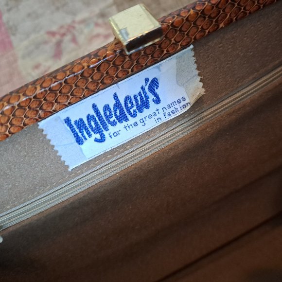 Vintage Ingledew snake skin purse, gold chain strap. - Picture 9 of 10